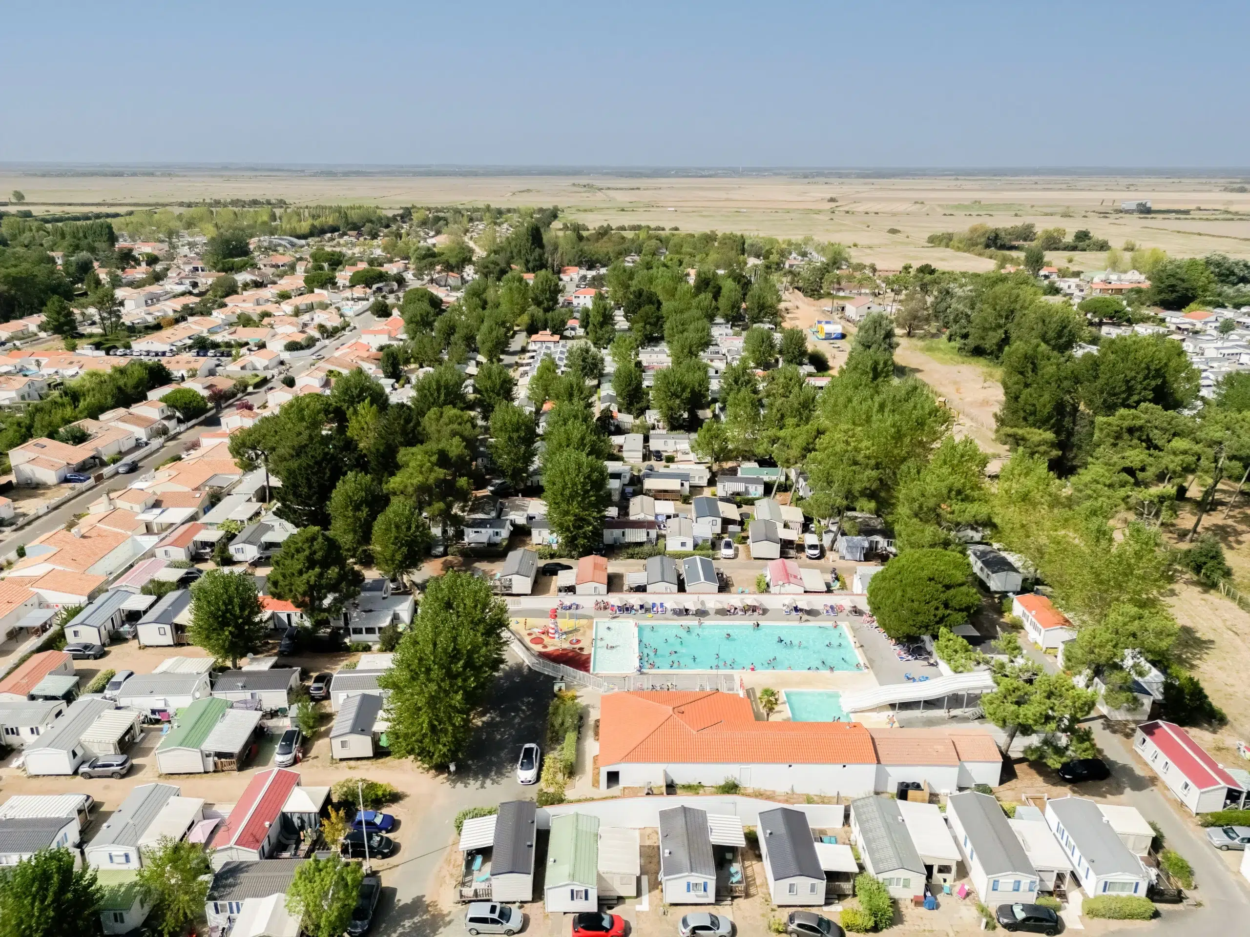 Bovenaanzicht van camping Perthuis