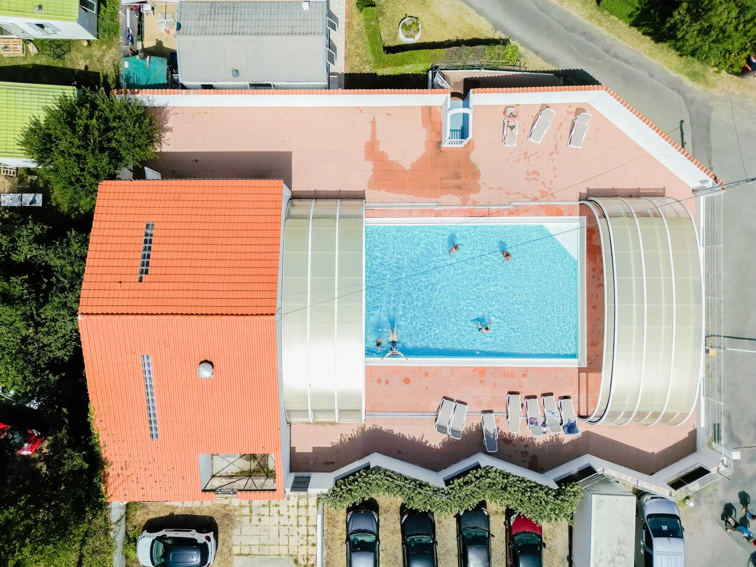 L'escale du Perthuis swimming pool height view