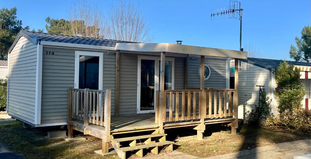 Mobil-Home Premium 32m² 3 chambres + terrasse semi-couverte + Clim  (coté plage)